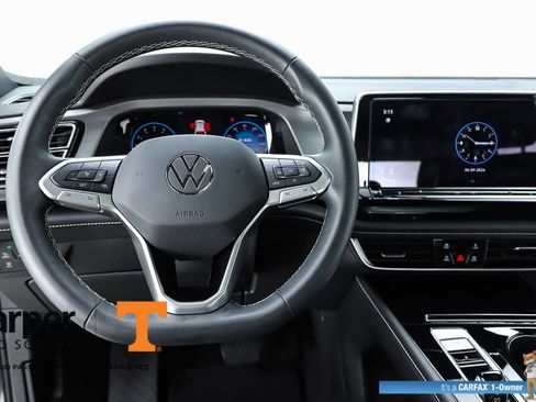 Used 2024 Volkswagen Atlas Cross Sport SE w/ Panoramic Sunroof Package FWD image 20