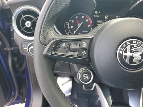 Used 2022 Alfa Romeo Stelvio Ti image 23