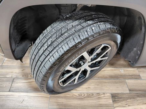 Certified 2025 Jeep Grand Cherokee L Limited image 36