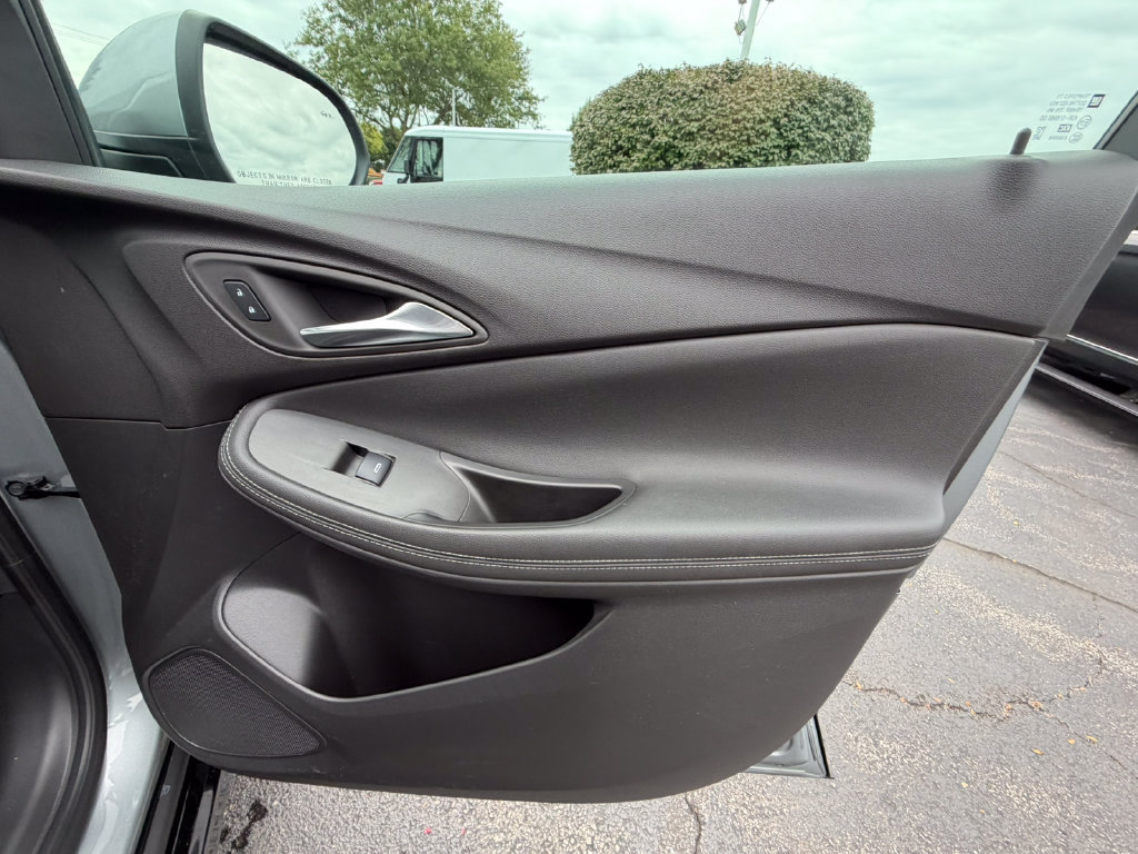 Certified 2024 Buick Encore GX Sport Touring FWD image 19