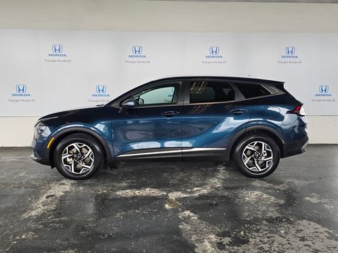 Used 2025 Kia Sportage LX FWD image 4