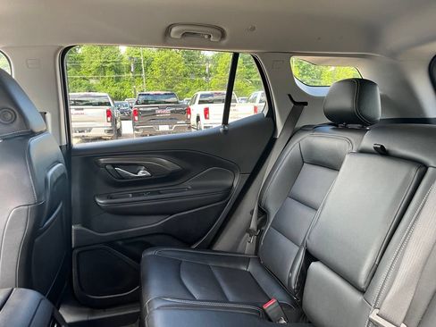 Used 2024 GMC Terrain SLT FWD image 19