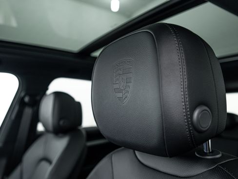 Certified 2026 Porsche Cayenne AWD/4WD image 22