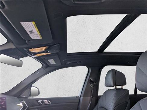 Certified 2024 BMW X5 sDrive40i w/ Premium Package image 17