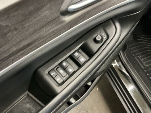 Used 2021 Jeep Grand Cherokee L Limited AWD/4WD image 14