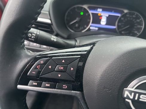 Used 2023 Nissan Altima 2.5 SV w/ SV Premium Package image 12