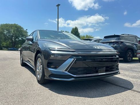 New 2026 Hyundai Sonata SE FWD image 11