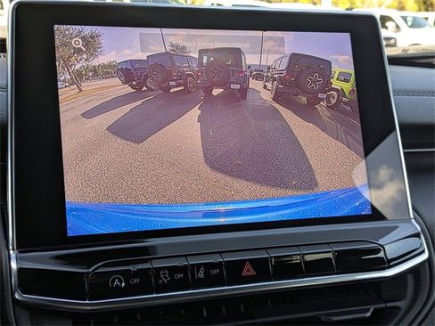 New 2026 Jeep Compass Latitude image 20