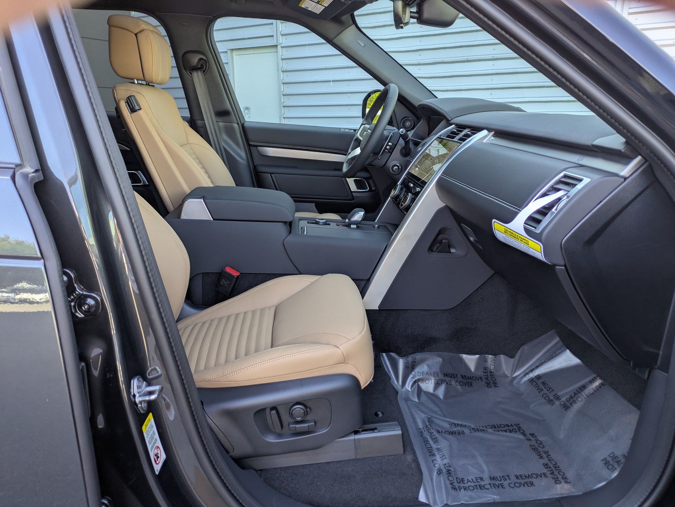 New 2026 Land Rover Discovery Limited Edition AWD/4WD image 29