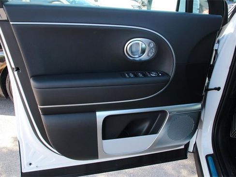 New 2026 Hyundai Ioniq 9 Calligraphy image 11