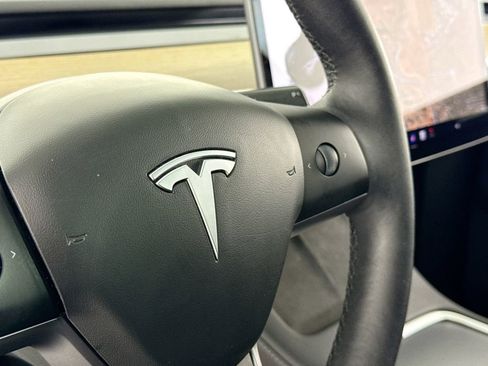 Used 2023 Tesla Model Y 2WD image 19