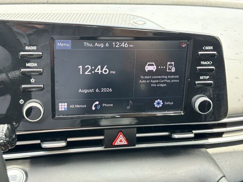 Used 2022 Hyundai Elantra SEL w/ Convenience Package FWD image 21