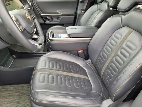 Used 2022 Rivian R1T Adventure image 14