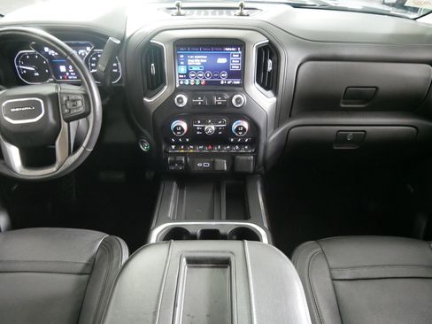 Used 2022 GMC Sierra 3500 Denali w/ Denali Black Diamond Edition AWD/4WD image 10
