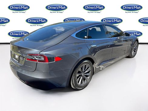 Used 2020 Tesla Model S Long Range Plus image 7