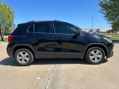 Used 2021 Chevrolet Trax LT w/ Driver Confidence Package image 5