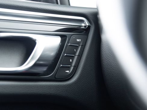 Certified 2021 Porsche Macan S AWD/4WD image 18