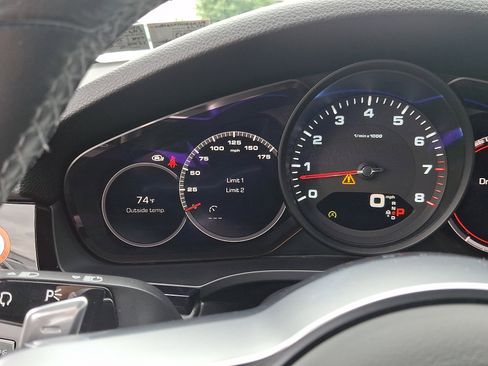 Used 2021 Porsche Cayenne AWD/4WD image 21