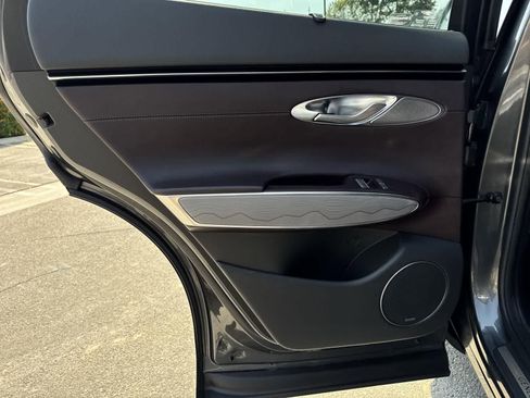 Used 2022 Genesis GV70 2.5T w/ Advanced Package image 26