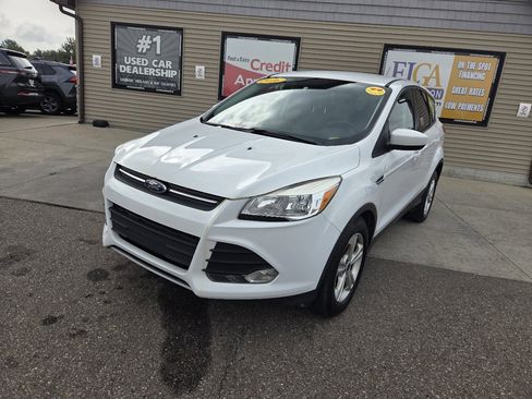 Used 2016 Ford Escape SE image 1