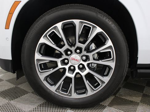 Used 2026 GMC Yukon Denali w/ Denali Reserve Package AWD/4WD image 38