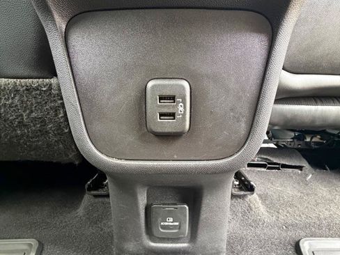 Used 2021 GMC Terrain SLT w/ Infotainment Package II FWD image 17