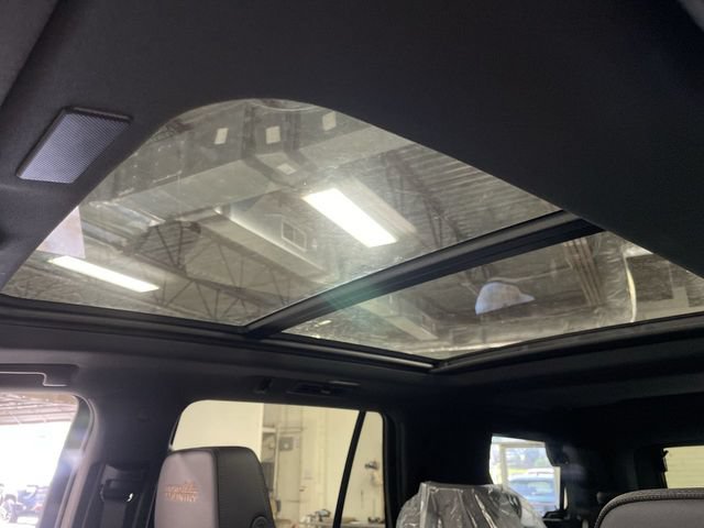 New 2026 Chevrolet Tahoe High Country w/ Sun And Tow Package AWD/4WD image 22