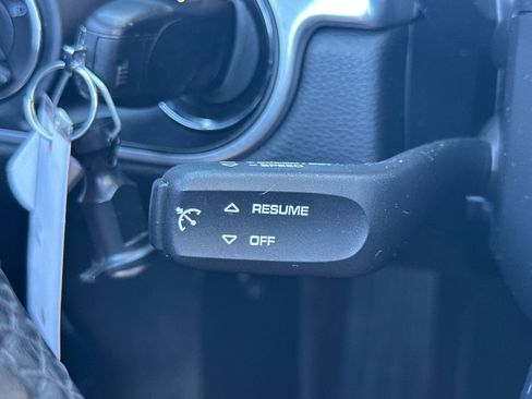 Used 2019 Porsche 718 Boxster RWD image 28