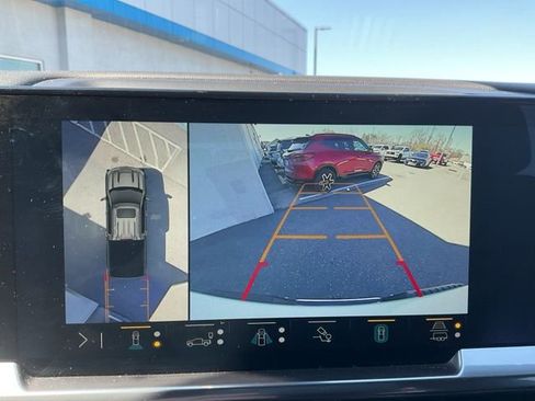 Used 2023 Chevrolet Silverado 1500 LTZ AWD/4WD image 6