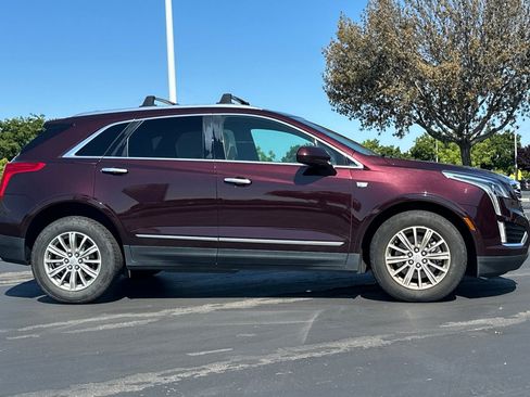 Used 2017 Cadillac XT5 Luxury w/ Driver Awareness Package AWD/4WD image 3