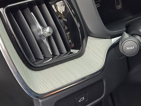 Certified 2025 Volvo XC60 B5 Plus image 16