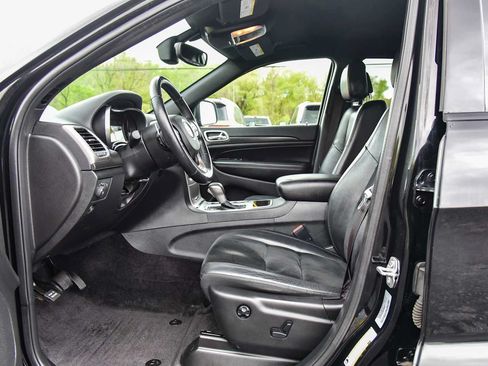 Used 2017 Jeep Grand Cherokee Altitude AWD/4WD image 14