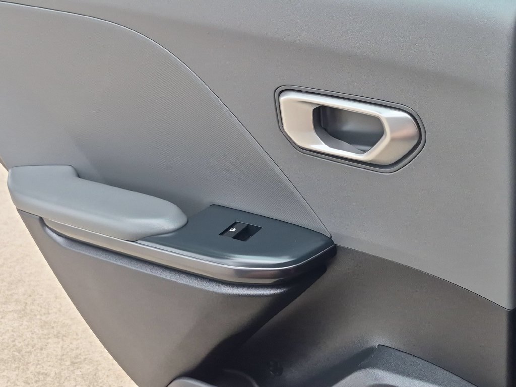Used 2025 Kia K4 FWD image 26