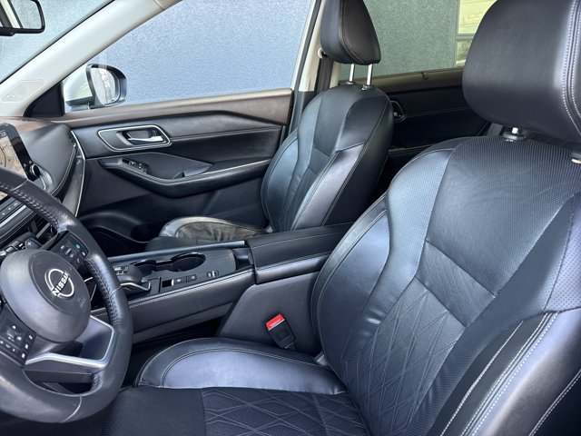 Certified 2023 Nissan Rogue Platinum FWD image 5