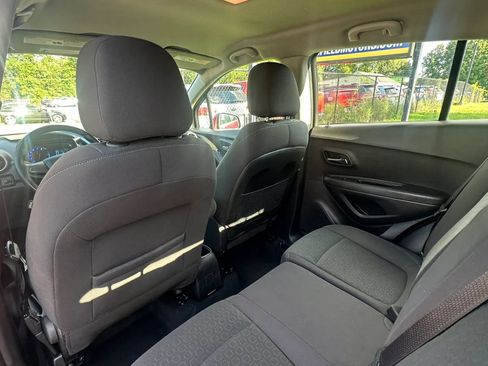 Used 2015 Chevrolet Trax LS AWD/4WD image 23