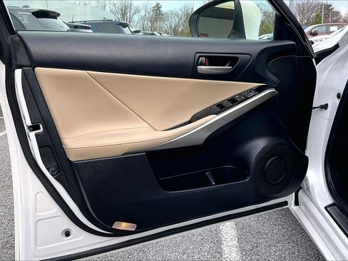 Used 2017 Lexus IS 300 AWD image 19