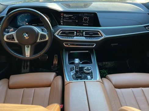 Used 2022 BMW X7 xDrive40i w/ M Sport Package image 16