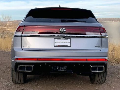 Used 2024 Volkswagen Atlas Cross Sport SEL R-Line image 4