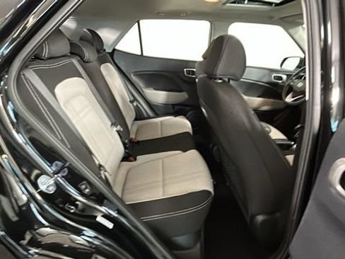 Used 2026 Hyundai Venue SEL FWD image 29