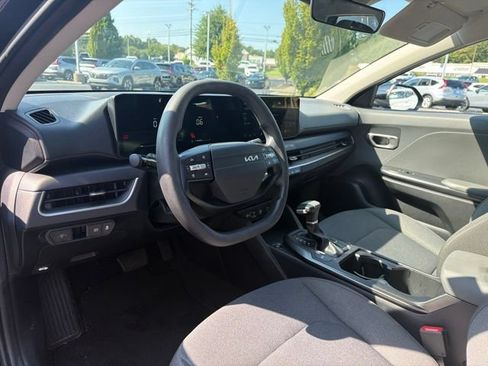 Used 2025 Kia K4 FWD image 11