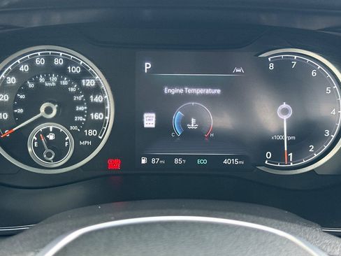 Used 2026 Genesis G70 2.5T image 25