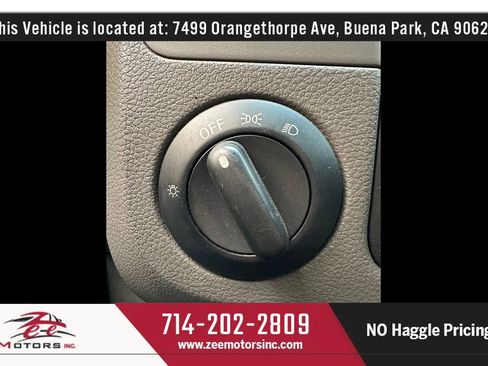 Used 2015 Nissan NV 2500 SV image 32