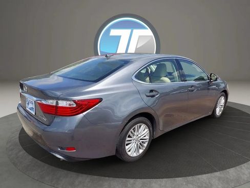 Used 2014 Lexus ES 350 w/ Luxury Package FWD image 6
