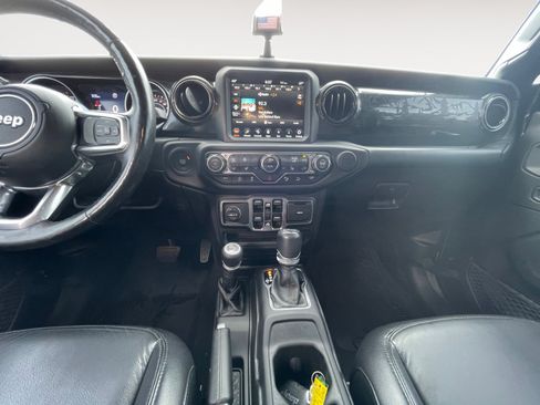 Used 2019 Jeep Wrangler Unlimited Sahara AWD/4WD image 14