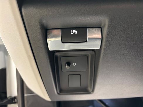 Used 2025 Land Rover Defender 110 S image 22