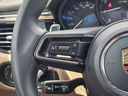Certified 2026 Porsche Macan AWD/4WD image 26