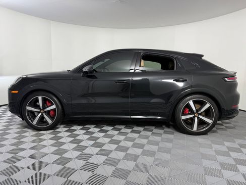 Used 2025 Porsche Cayenne GTS image 2