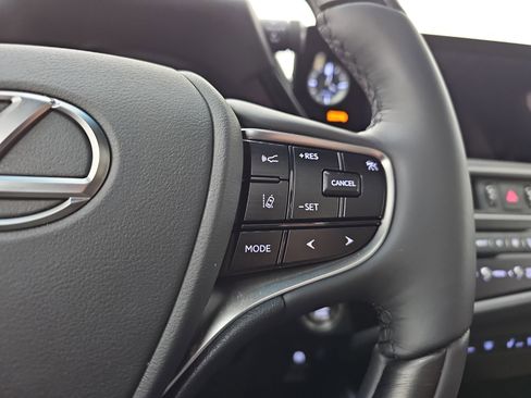 Used 2024 Lexus ES 350 Ultra Luxury w/ Accessory Package (Z1) image 33