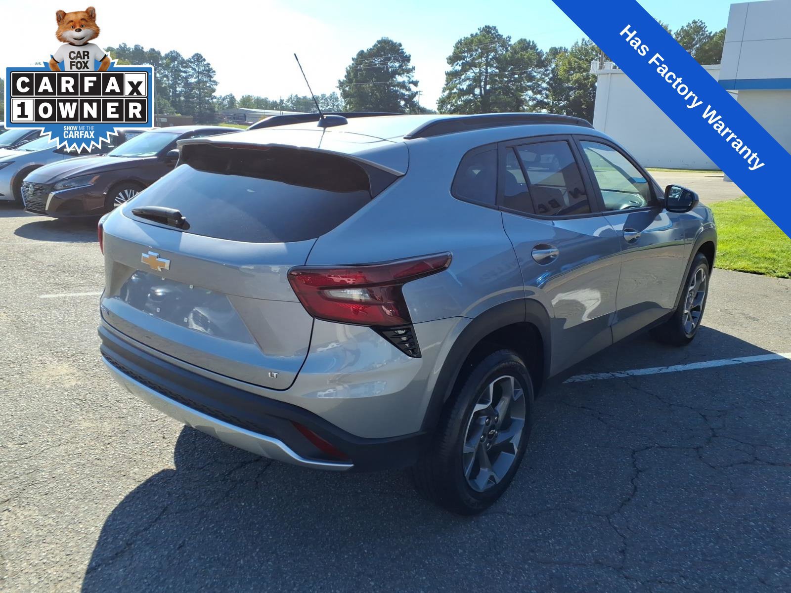 Used 2025 Chevrolet Trax LT FWD image 5