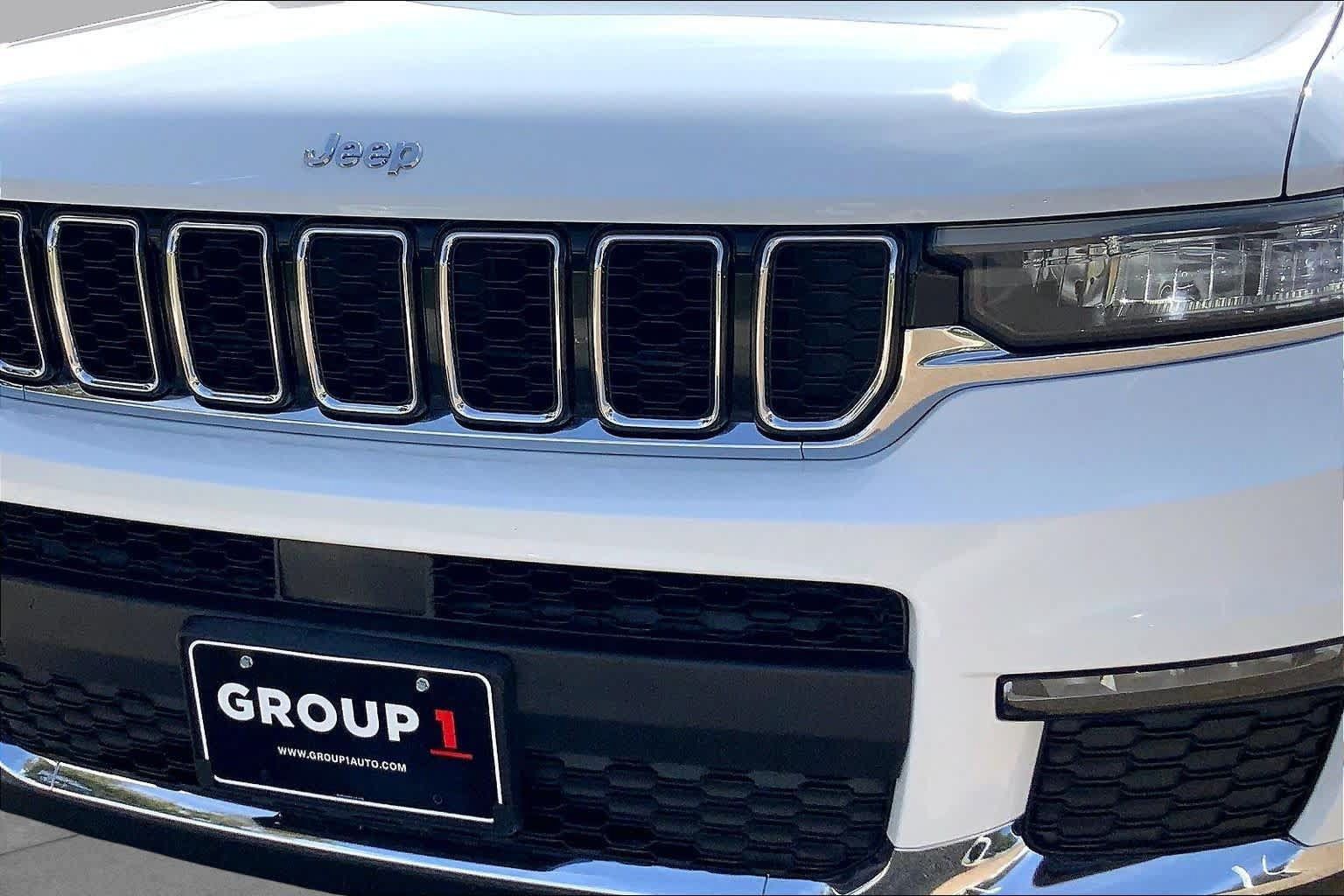 Used 2022 Jeep Grand Cherokee L Limited AWD/4WD image 30